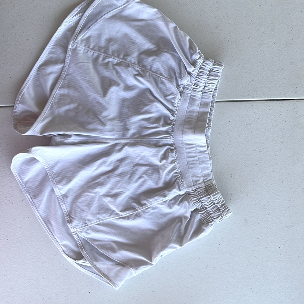 Lululemon Hotty Hot Low Rise 2.5” shorts
